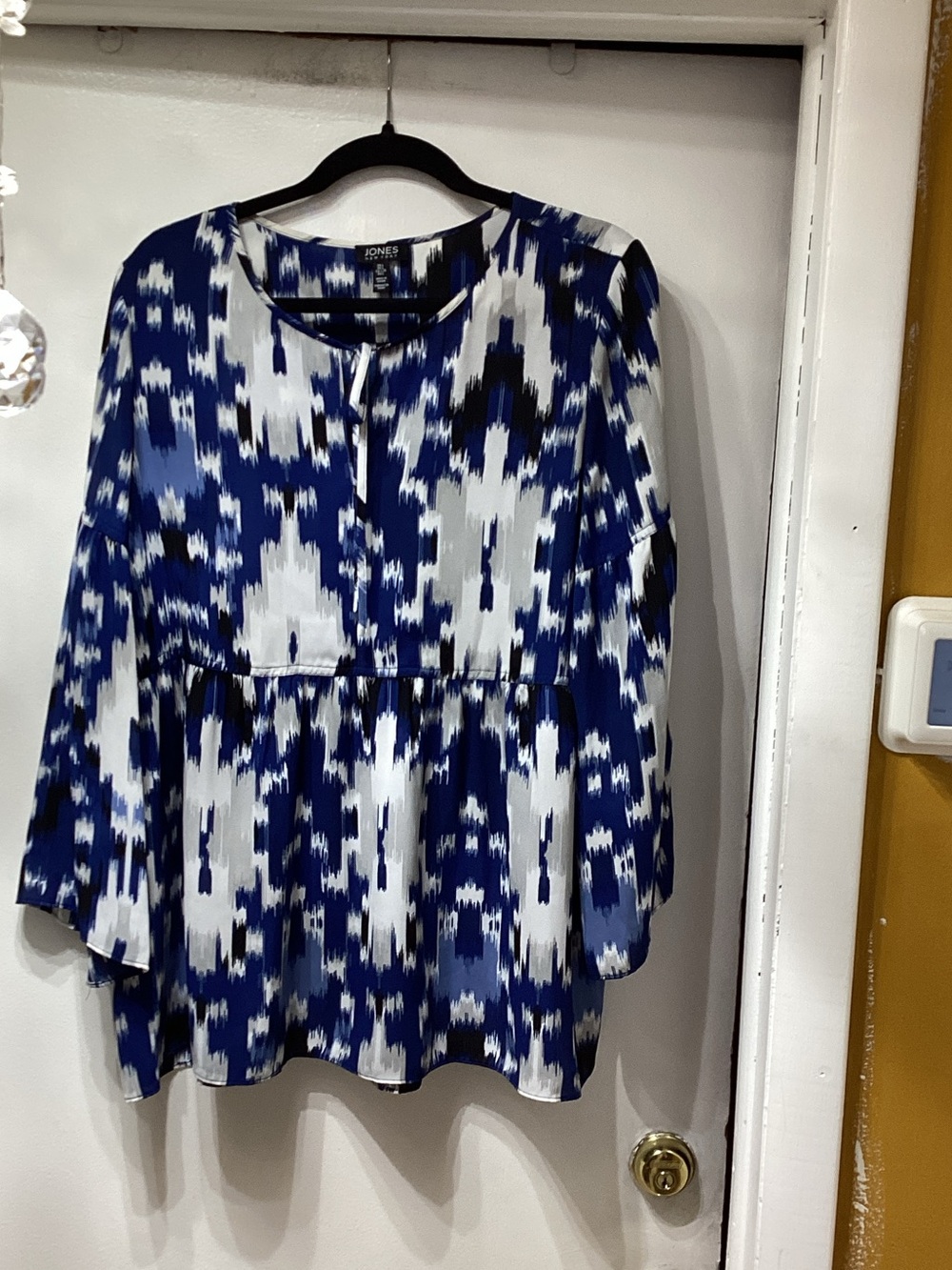Jones New York Blue & White Abstract Peplum Tunic